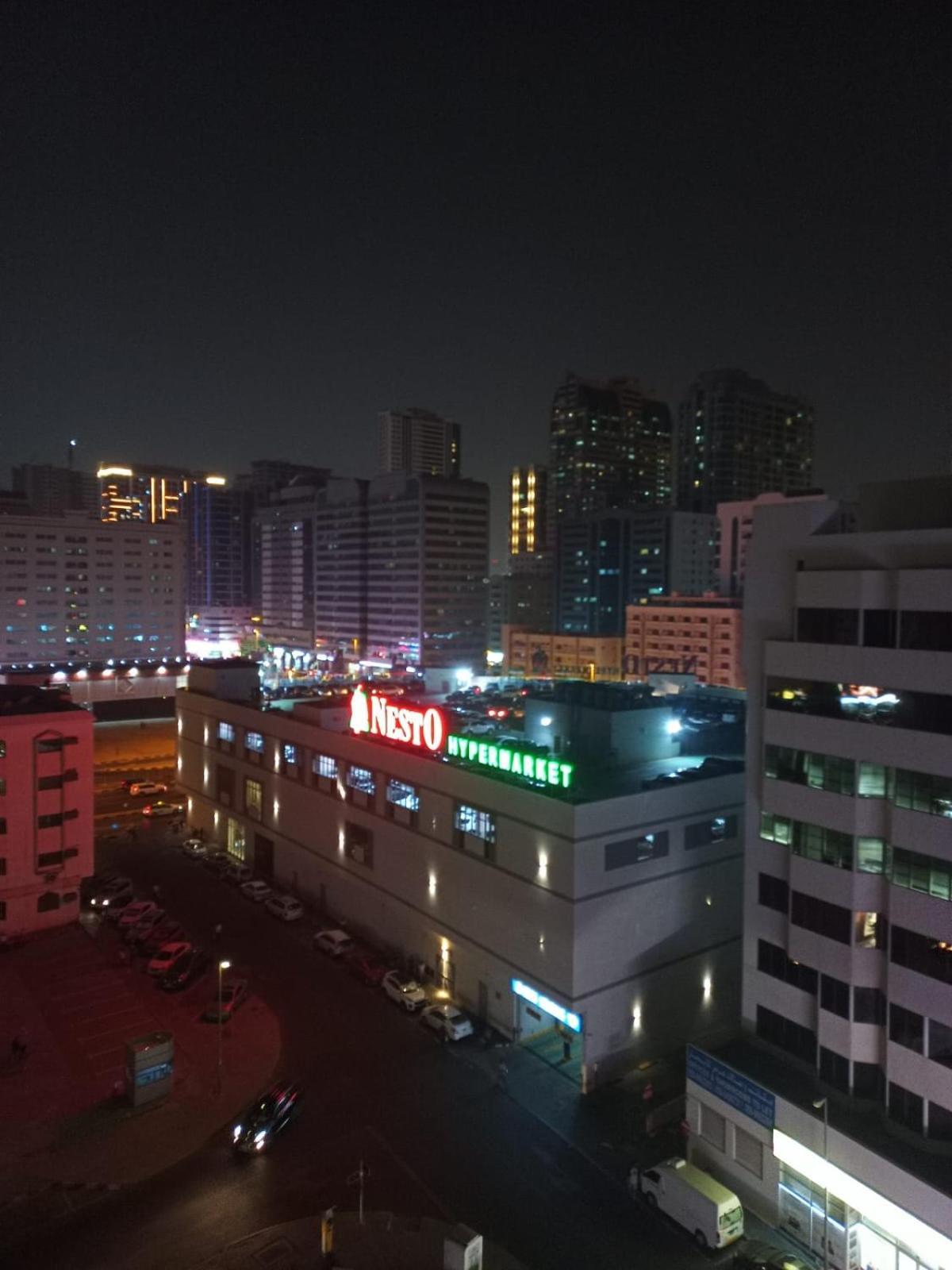 Holiday Home 2 Bedrooms Apartment For Family Only Sharjah Luaran gambar