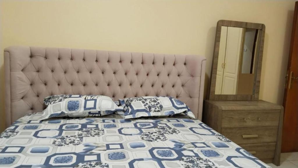 Holiday Home 2 Bedrooms Apartment For Family Only Sharjah Luaran gambar