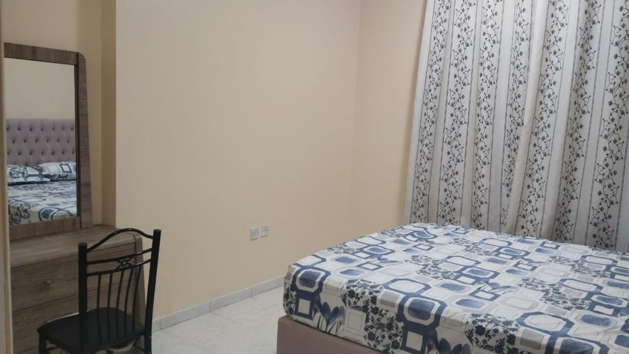 Holiday Home 2 Bedrooms Apartment For Family Only Sharjah Luaran gambar